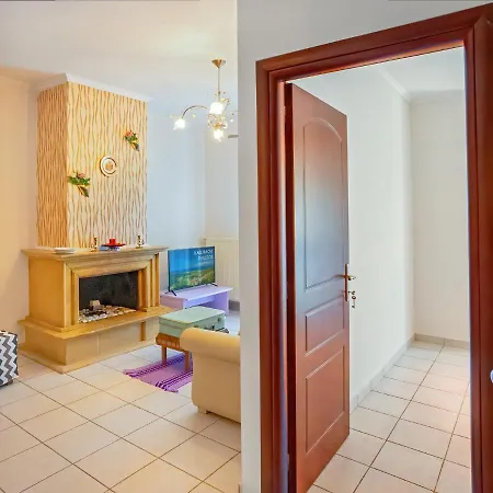 Esencia Suites Holiday home *