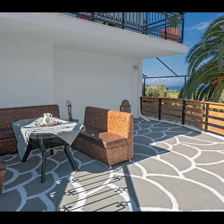 Holiday home Esencia Suites Kallirakhi